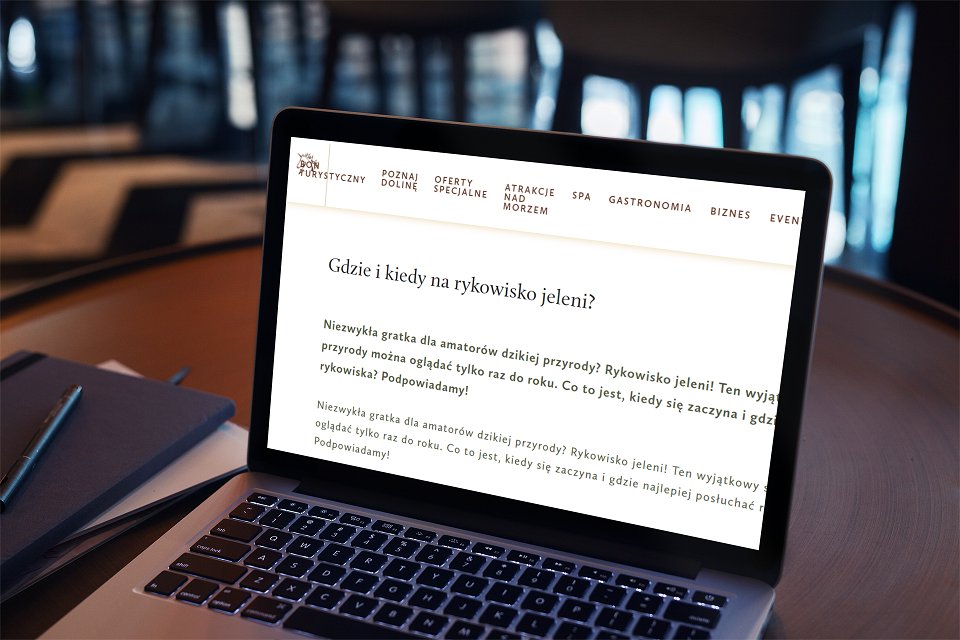 mockup-of-a-macbook-placed-on-a-coffee-table-2313-el1-maly